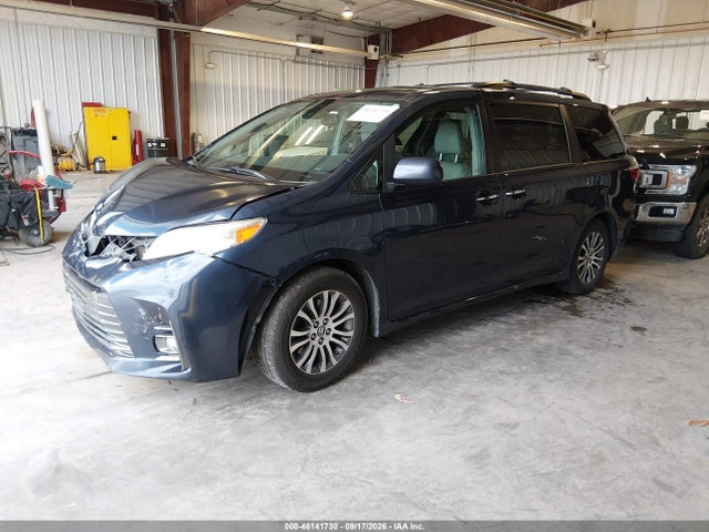 Toyota Sienna Xle 8 Passenger 2019 5TDYZ3DC8KS975845 Image 2