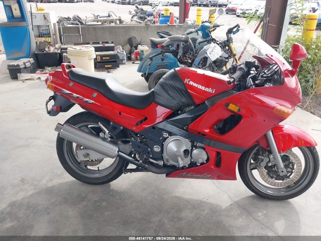 46141757 :رقم المزاد ، JKAZX4E152B519008 vin ، 2002 Kawasaki Zx600 E مزاد بيع