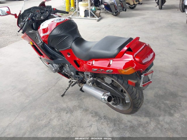 46141757 :رقم المزاد ، JKAZX4E152B519008 vin ، 2002 Kawasaki Zx600 E مزاد بيع