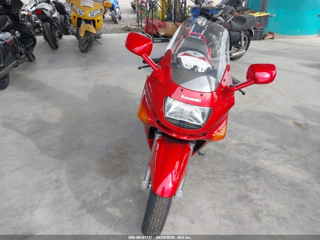 46141757 :رقم المزاد ، JKAZX4E152B519008 vin ، 2002 Kawasaki Zx600 E مزاد بيع