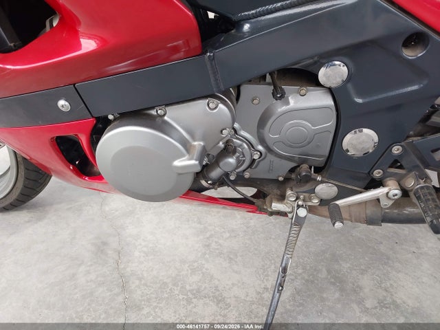 46141757 :رقم المزاد ، JKAZX4E152B519008 vin ، 2002 Kawasaki Zx600 E مزاد بيع
