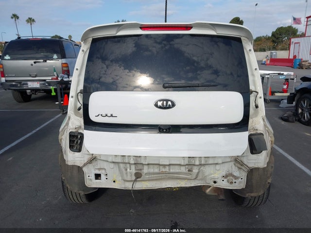 KIA SOUL + 2014 KNDJP3A50E7031033 Image 17