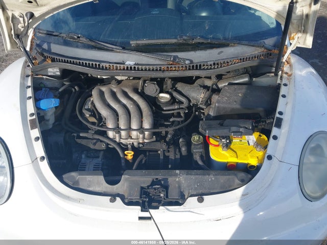 46141958 :رقم المزاد ، 3VWCC21C2YM461960 vin ، 2000 Volkswagen New Beetle Gls مزاد بيع