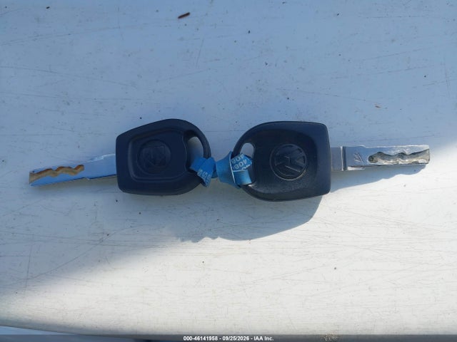 46141958 :رقم المزاد ، 3VWCC21C2YM461960 vin ، 2000 Volkswagen New Beetle Gls مزاد بيع