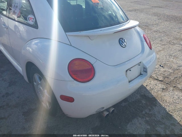 46141958 :رقم المزاد ، 3VWCC21C2YM461960 vin ، 2000 Volkswagen New Beetle Gls مزاد بيع