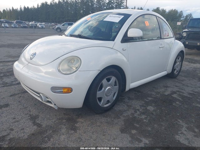 46141958 :رقم المزاد ، 3VWCC21C2YM461960 vin ، 2000 Volkswagen New Beetle Gls مزاد بيع