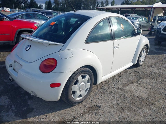 46141958 :رقم المزاد ، 3VWCC21C2YM461960 vin ، 2000 Volkswagen New Beetle Gls مزاد بيع