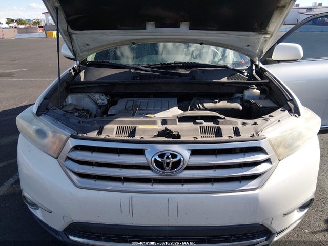 2011 Toyota Highlander Base V6 მანქანა იყიდება აუქციონზე, vin: 5TDZK3EH3BS048657, აუქციონის ნომერი: 46141985