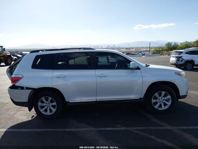 2011 Toyota Highlander Base V6 მანქანა იყიდება აუქციონზე, vin: 5TDZK3EH3BS048657, აუქციონის ნომერი: 46141985