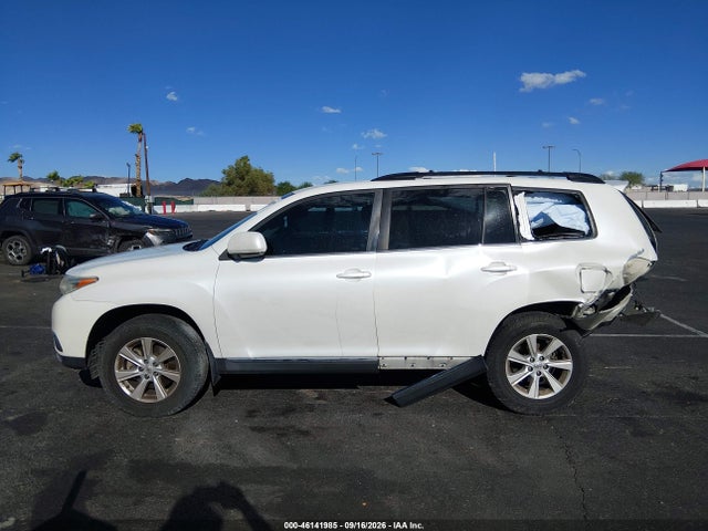 2011 Toyota Highlander Base V6 მანქანა იყიდება აუქციონზე, vin: 5TDZK3EH3BS048657, აუქციონის ნომერი: 46141985