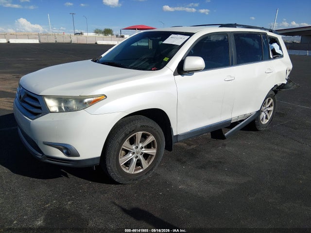 2011 Toyota Highlander Base V6 მანქანა იყიდება აუქციონზე, vin: 5TDZK3EH3BS048657, აუქციონის ნომერი: 46141985