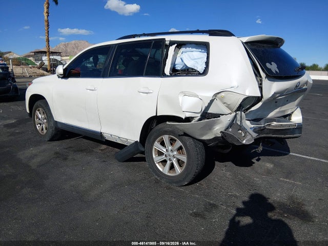 2011 Toyota Highlander Base V6 მანქანა იყიდება აუქციონზე, vin: 5TDZK3EH3BS048657, აუქციონის ნომერი: 46141985
