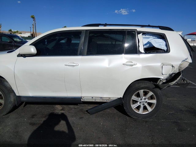 2011 Toyota Highlander Base V6 მანქანა იყიდება აუქციონზე, vin: 5TDZK3EH3BS048657, აუქციონის ნომერი: 46141985