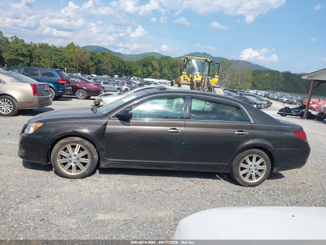46141990 :رقم المزاد ، 4T1BK3DB0AU354591 vin ، 2010 Toyota Avalon Limited مزاد بيع