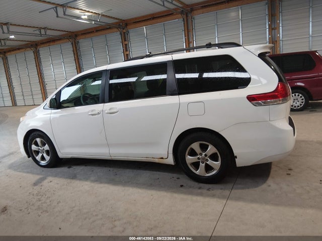 2012 Toyota Sienna Le V6 8 Passenger მანქანა იყიდება აუქციონზე, vin: 5TDKK3DC1CS258263, აუქციონის ნომერი: 46142083