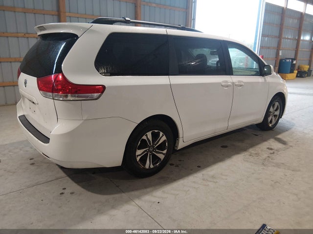 2012 Toyota Sienna Le V6 8 Passenger მანქანა იყიდება აუქციონზე, vin: 5TDKK3DC1CS258263, აუქციონის ნომერი: 46142083