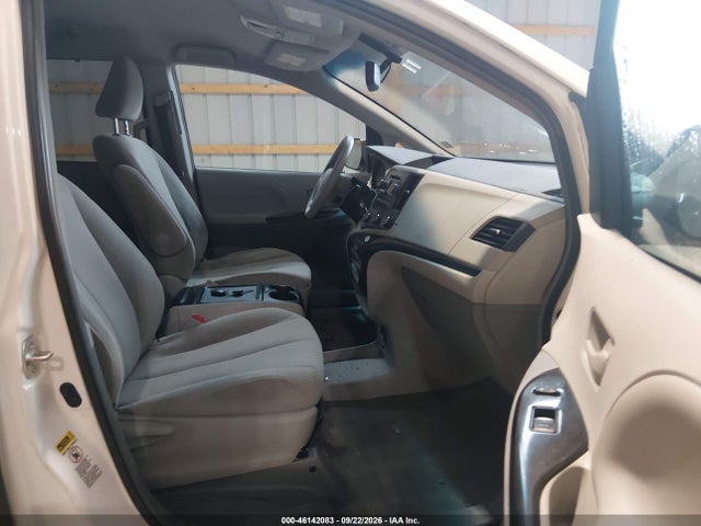2012 Toyota Sienna Le V6 8 Passenger მანქანა იყიდება აუქციონზე, vin: 5TDKK3DC1CS258263, აუქციონის ნომერი: 46142083