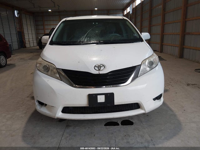 2012 Toyota Sienna Le V6 8 Passenger მანქანა იყიდება აუქციონზე, vin: 5TDKK3DC1CS258263, აუქციონის ნომერი: 46142083