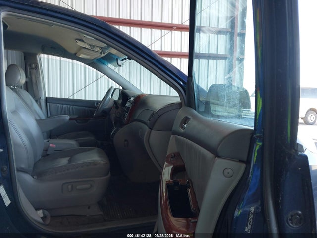 Продажа на аукционе авто 2005 Toyota Sienna Xle, vin: 5TDBA22C35S031353, номер лота: 46142128