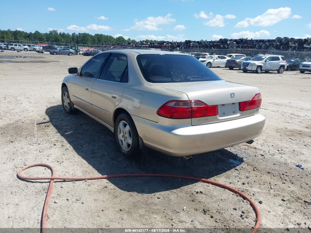 2000 Honda Accord 3.0 Ex მანქანა იყიდება აუქციონზე, vin: 1HGCG1650YA043861, აუქციონის ნომერი: 46142177