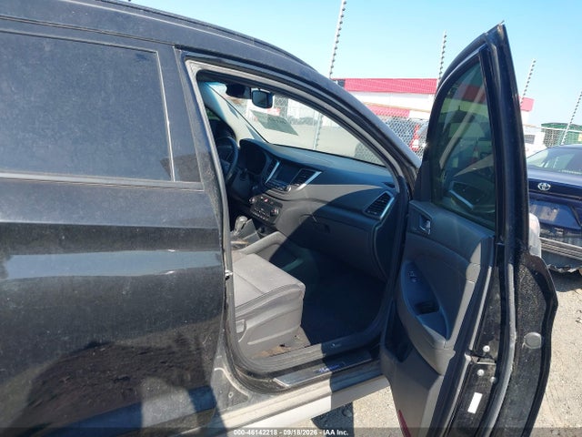 2018 Hyundai Tucson Value მანქანა იყიდება აუქციონზე, vin: KM8J33A28JU674755, აუქციონის ნომერი: 46142218