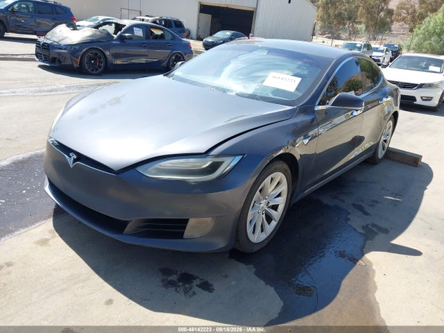 Продажа на аукционе авто 2017 Tesla Model S 60/75, vin: 5YJSA1E14HF194073, номер лота: 46142223