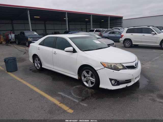 46142257 :رقم المزاد ، 4T1BF1FKXEU728524 vin ، 2014 Toyota Camry Se مزاد بيع