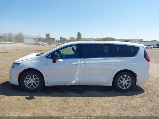 46142319 :رقم المزاد ، 2C4RC1CG8SR611481 vin ، 2025 Chrysler Voyager Lx مزاد بيع