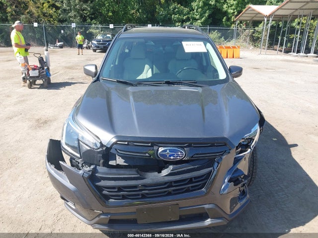 46142368 :رقم المزاد ، JF2SKAECXNH464323 vin ، 2022 Subaru Forester Premium مزاد بيع