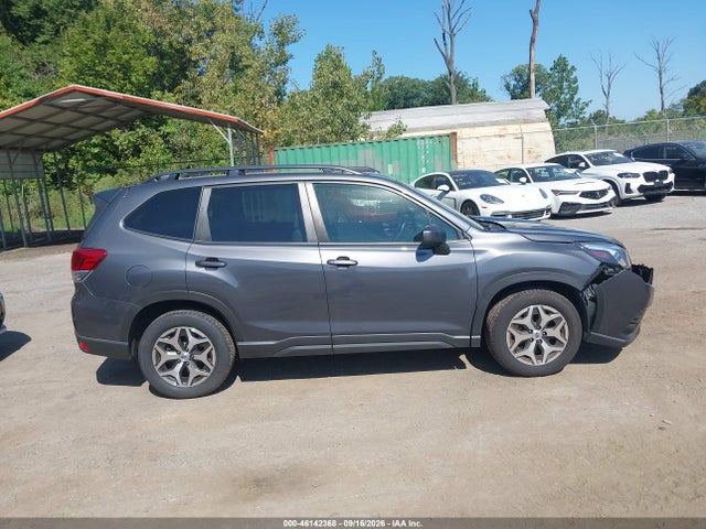 46142368 :رقم المزاد ، JF2SKAECXNH464323 vin ، 2022 Subaru Forester Premium مزاد بيع