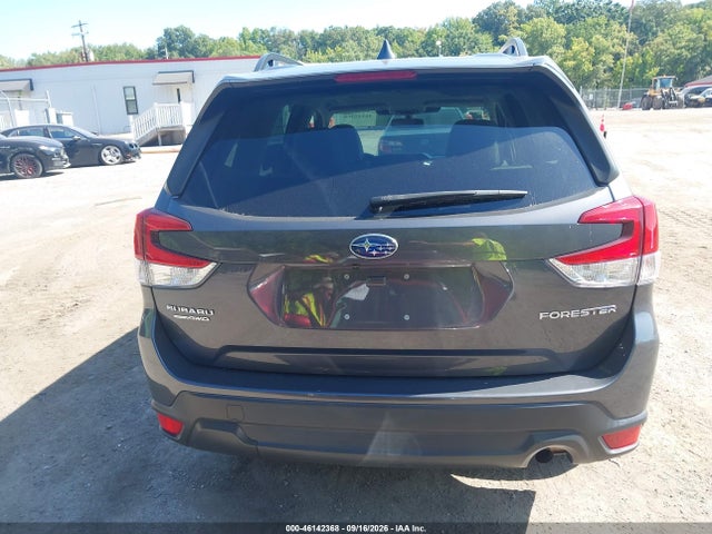 46142368 :رقم المزاد ، JF2SKAECXNH464323 vin ، 2022 Subaru Forester Premium مزاد بيع