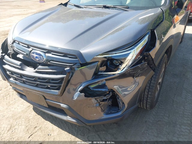 46142368 :رقم المزاد ، JF2SKAECXNH464323 vin ، 2022 Subaru Forester Premium مزاد بيع