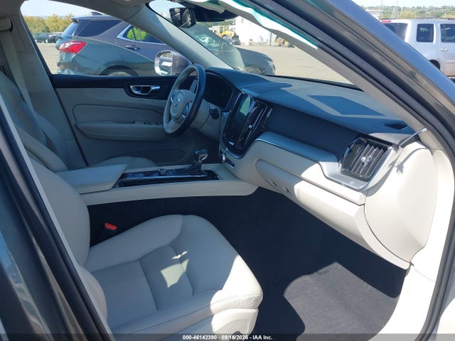 2018 Volvo Xc60 T5 Momentum მანქანა იყიდება აუქციონზე, vin: YV4102RK8J1075543, აუქციონის ნომერი: 46142390