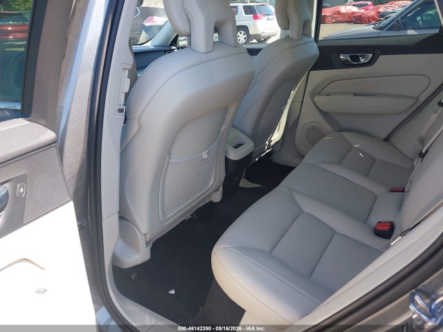 2018 Volvo Xc60 T5 Momentum მანქანა იყიდება აუქციონზე, vin: YV4102RK8J1075543, აუქციონის ნომერი: 46142390