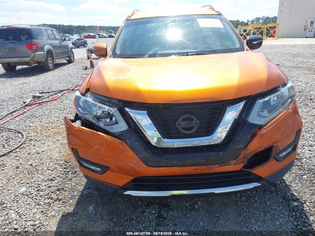 2017 Nissan Rogue Sv მანქანა იყიდება აუქციონზე, vin: JN8AT2MT1HW141121, აუქციონის ნომერი: 46142709