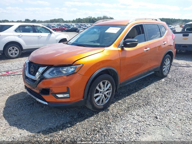 2017 Nissan Rogue Sv მანქანა იყიდება აუქციონზე, vin: JN8AT2MT1HW141121, აუქციონის ნომერი: 46142709