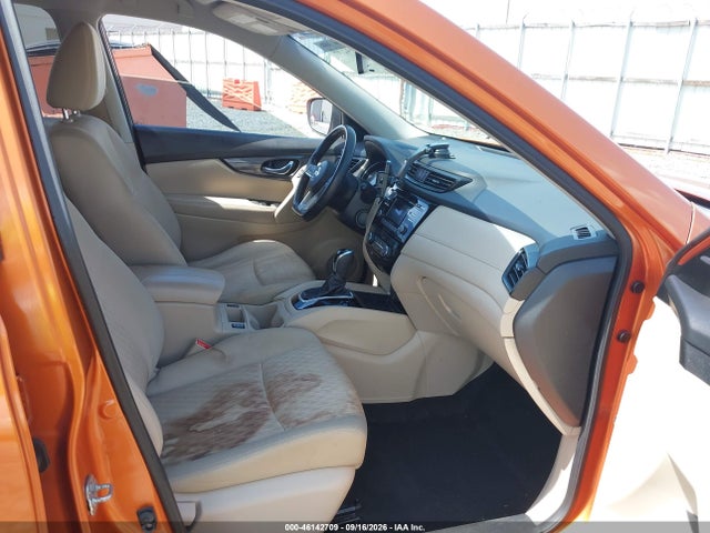 2017 Nissan Rogue Sv მანქანა იყიდება აუქციონზე, vin: JN8AT2MT1HW141121, აუქციონის ნომერი: 46142709