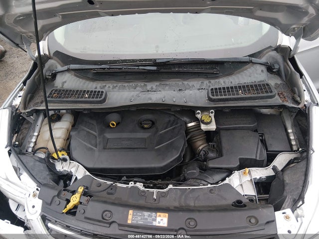 46142786 :رقم المزاد ، 1FMCU9J92FUB21435 vin ، 2015 Ford Escape Titanium مزاد بيع