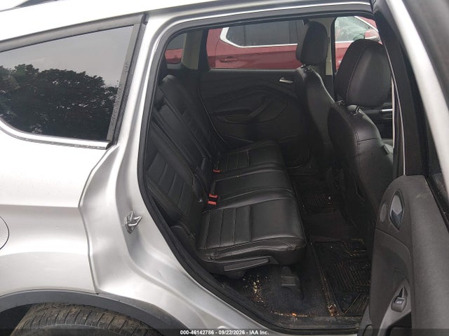 46142786 :رقم المزاد ، 1FMCU9J92FUB21435 vin ، 2015 Ford Escape Titanium مزاد بيع