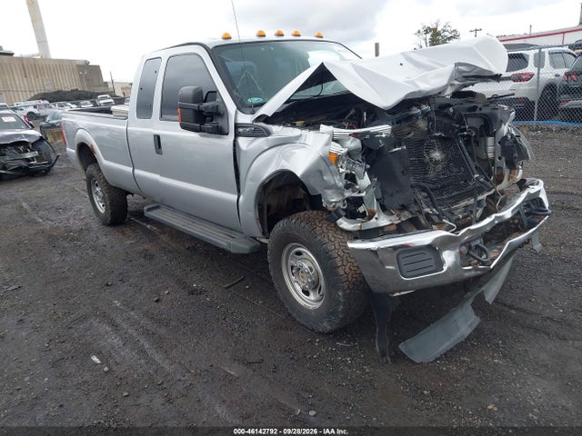 46142792 :رقم المزاد ، 1FT8X3B6XFEA20009 vin ، 2015 Ford F-350 Xl مزاد بيع