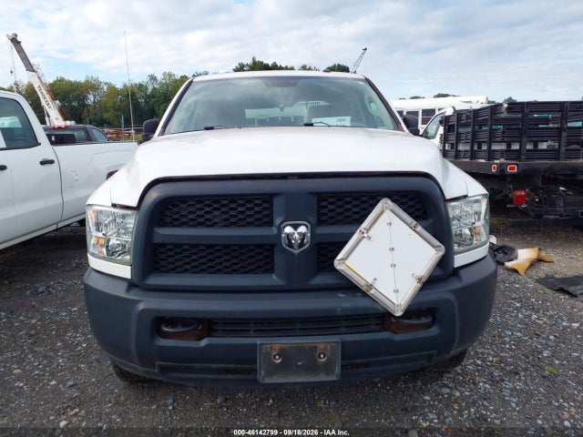46142799 :رقم المزاد ، 3C6TR5HT9JG363643 vin ، 2018 Ram 2500 Tradesman  4x4 8' Box مزاد بيع
