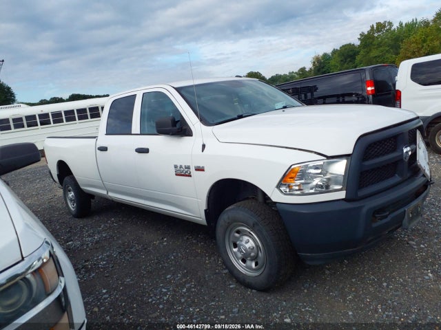 46142799 :رقم المزاد ، 3C6TR5HT9JG363643 vin ، 2018 Ram 2500 Tradesman  4x4 8' Box مزاد بيع