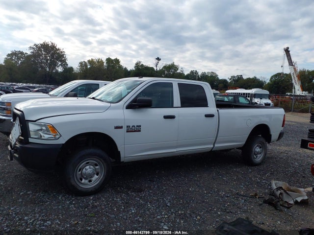 46142799 :رقم المزاد ، 3C6TR5HT9JG363643 vin ، 2018 Ram 2500 Tradesman  4x4 8' Box مزاد بيع
