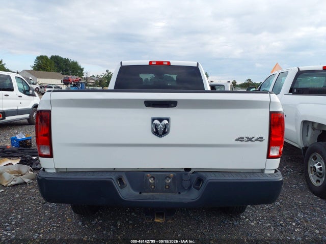 46142799 :رقم المزاد ، 3C6TR5HT9JG363643 vin ، 2018 Ram 2500 Tradesman  4x4 8' Box مزاد بيع