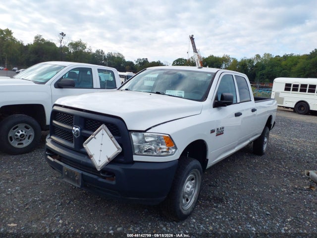 46142799 :رقم المزاد ، 3C6TR5HT9JG363643 vin ، 2018 Ram 2500 Tradesman  4x4 8' Box مزاد بيع
