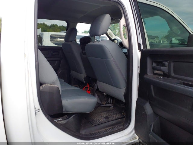 46142799 :رقم المزاد ، 3C6TR5HT9JG363643 vin ، 2018 Ram 2500 Tradesman  4x4 8' Box مزاد بيع