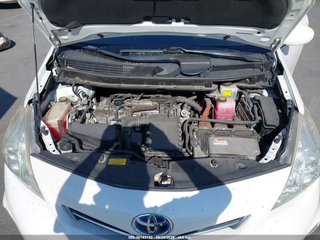 JTDZN3EUXE3291439 Toyota Prius V Three