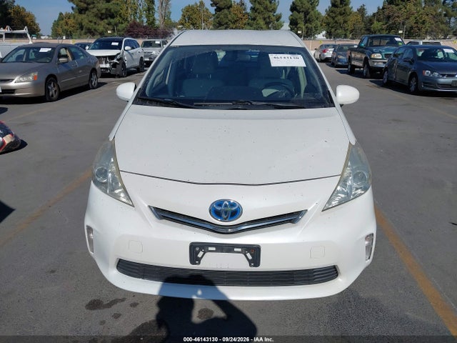 JTDZN3EUXE3291439 Toyota Prius V Three