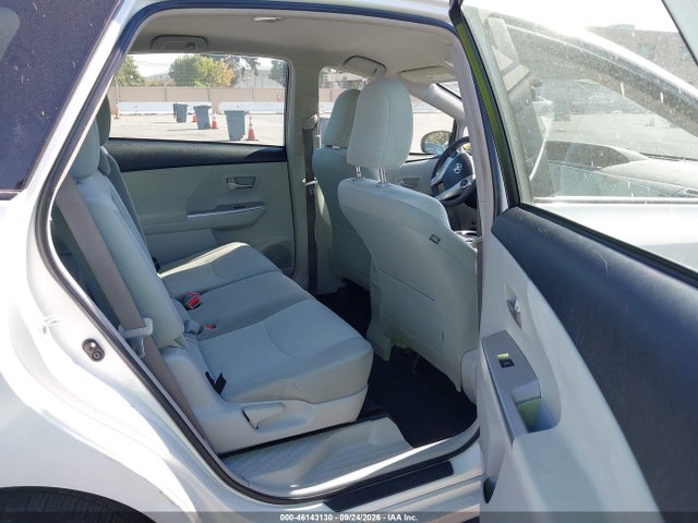 JTDZN3EUXE3291439 Toyota Prius V Three