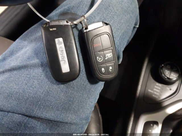 46143269 :رقم المزاد ، 1C4PJMBS9FW668029 vin ، 2015 Jeep Cherokee Trailhawk مزاد بيع